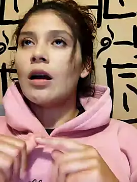 Snapshot of kinky_mila@xh chatting on 12.06.24 kinky milaxh online show from 12.06.24