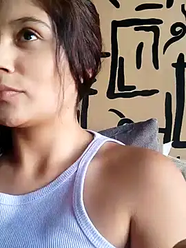 Snapshot of kinky_mila@xh chatting on 12.15.24 kinky milaxh online show from 12.15.24