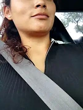 Snapshot of kinky_mila@xh chatting on 02.26.25 kinky milaxh online show from 02.26.25