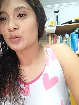 Snapshot of kinky_mila@xh chatting on 03.12.25 kinky milaxh online show from 03.12.25