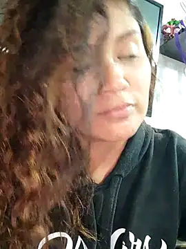 Snapshot of kinky_mila@xh chatting on 03.17.25 kinky milaxh online show from 03.17.25