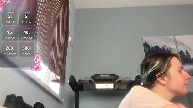 MilaniaCute online show from 10.16.25