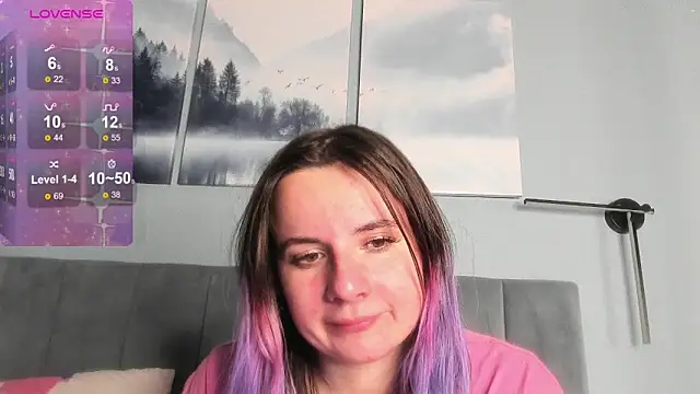 MilaniaCute online show from 11.21.25