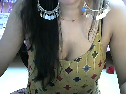 Snapshot of indianbae01 chatting on 02.13.25 indianbae01 online show from 02.13.25