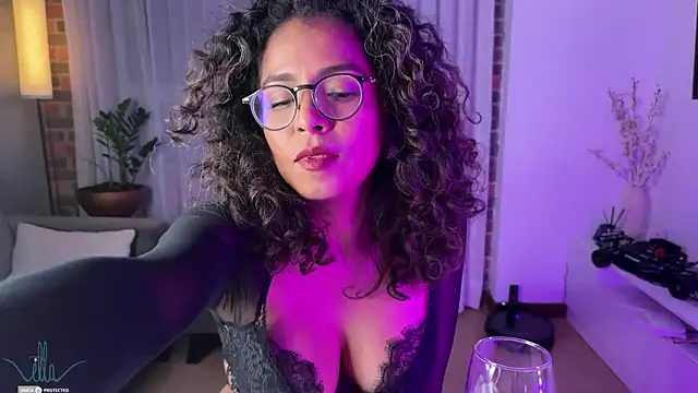 Snapshot of illaroom chatting on 01.24.25 illaroom online show from 01.24.25