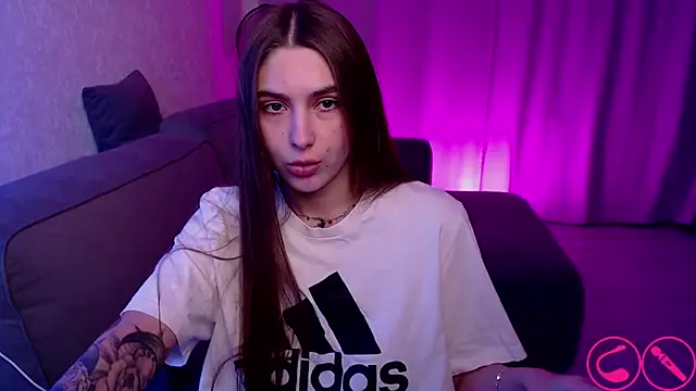 Snapshot of so_cutes chatting on 09.24.25 so cutes online show from 09.24.25