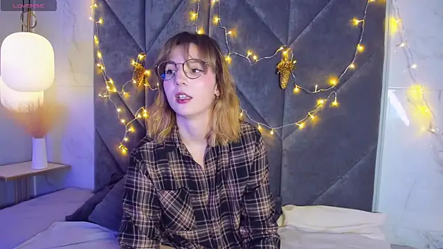 Snapshot of JaneGraceful chatting on 12.25.24 JaneGraceful online show from 12.25.24