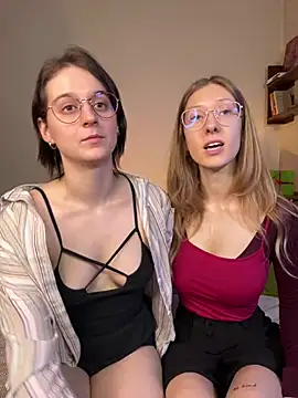 Snapshot of Jitoon_Exe chatting on 12.20.24 Jitoon Exe online show from 12.20.24