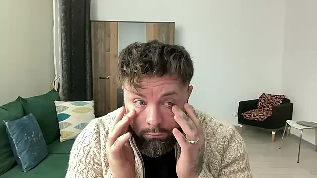 Snapshot of AlphaSparks chatting on 01.06.25 AlphaSparks online show from 01.06.25