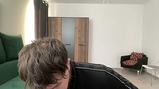 Snapshot of AlphaSparks chatting on 01.23.25 AlphaSparks online show from 01.23.25