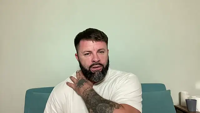 Snapshot of AlphaSparks chatting on 09.12.25 AlphaSparks online show from 09.12.25