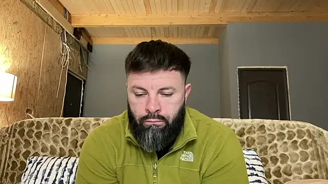 Snapshot of AlphaSparks chatting on 10.21.25 AlphaSparks online show from 10.21.25