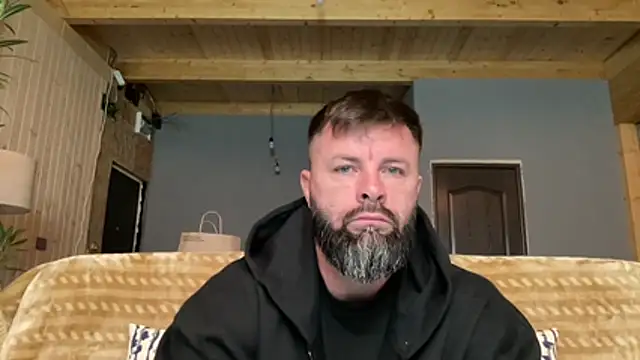 Snapshot of AlphaSparks chatting on 11.03.25 AlphaSparks online show from 11.03.25