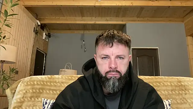 Snapshot of AlphaSparks chatting on 11.04.25 AlphaSparks online show from 11.04.25