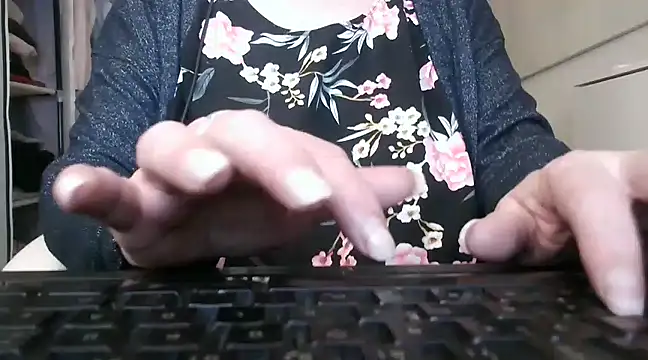 Snapshot of heidi60 chatting on 02.24.25 heidi60 online show from 02.24.25