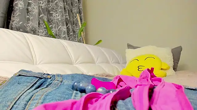 Snapshot of Fritha chatting on 01.27.25 Fritha online show from 01.27.25