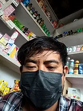 Snapshot of Yomo12345677 chatting on 11.02.25 Yomo12345677 online show from 11.02.25