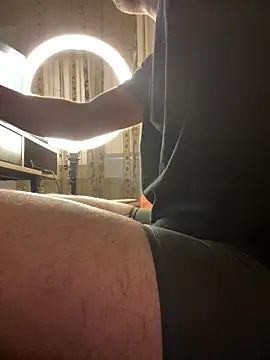 Snapshot of MarkReeds chatting on 02.08.25 MarkReeds online show from 02.08.25