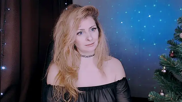 Snapshot of Eleonores chatting on 12.20.24 Eleonores online show from 12.20.24