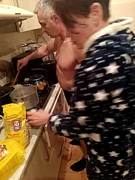 Snapshot of _lady_red_ chatting on 01.10.25 lady red online show from 01.10.25