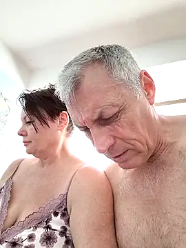 Snapshot of _lady_red_ chatting on 02.22.25 lady red online show from 02.22.25