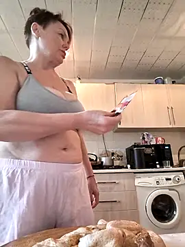 Snapshot of _lady_red_ chatting on 03.11.25 lady red online show from 03.11.25