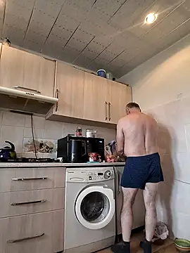 Snapshot of _lady_red_ chatting on 03.15.25 lady red online show from 03.15.25