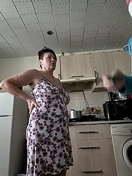 Snapshot of _lady_red_ chatting on 03.16.25 lady red online show from 03.16.25