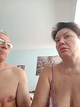 Snapshot of _lady_red_ chatting on 03.18.25 lady red online show from 03.18.25