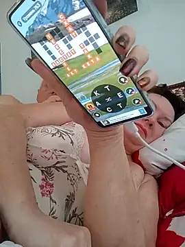 Snapshot of _lady_red_ chatting on 03.21.25 lady red online show from 03.21.25