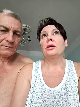 Snapshot of _lady_red_ chatting on 12.01.25 lady red online show from 12.01.25