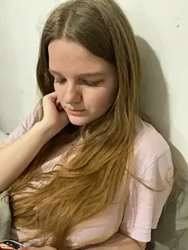 Snapshot of -MimmiLissa- chatting on 12.13.24 -MimmiLissa- online show from 12.13.24