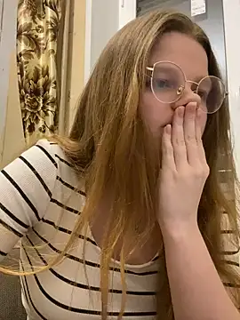 Snapshot of -MimmiLissa- chatting on 01.19.25 -MimmiLissa- online show from 01.19.25