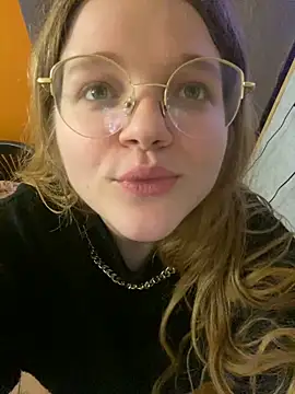 Snapshot of -MimmiLissa- chatting on 10.26.25 -MimmiLissa- online show from 10.26.25