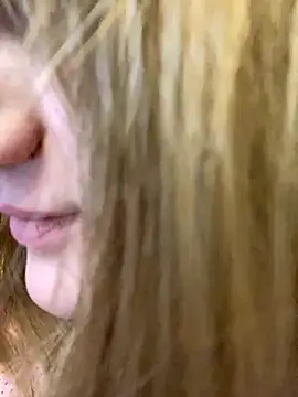 Snapshot of -MimmiLissa- chatting on 10.27.25 -MimmiLissa- online show from 10.27.25