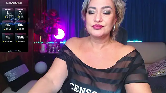 Snapshot of Ellen_Ripley chatting on 12.06.24 Ellen Ripley online show from 12.06.24