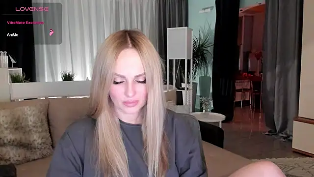 Snapshot of Libby_Nora chatting on 12.11.24 Libby Nora online show from 12.11.24