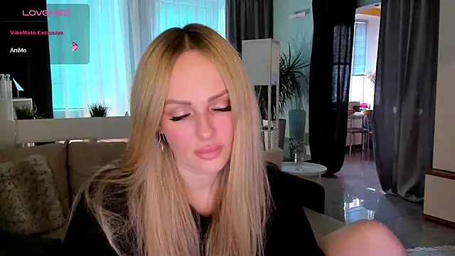 Snapshot of Libby_Nora chatting on 12.12.24 Libby Nora online show from 12.12.24