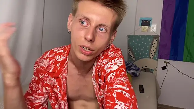 Snapshot of vladdymeow chatting on 03.17.25 vladdymeow online show from 03.17.25