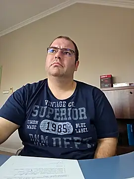 Snapshot of Andrew1900529 chatting on 12.17.24 Andrew1900529 online show from 12.17.24