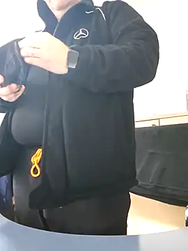 Snapshot of Andrew1900529 chatting on 12.19.24 Andrew1900529 online show from 12.19.24