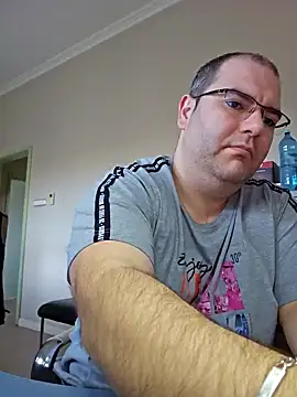 Snapshot of Andrew1900529 chatting on 01.28.25 Andrew1900529 online show from 01.28.25