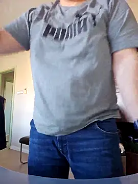 Snapshot of Andrew1900529 chatting on 02.21.25 Andrew1900529 online show from 02.21.25