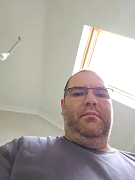 Snapshot of Andrew1900529 chatting on 03.10.25 Andrew1900529 online show from 03.10.25