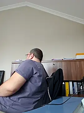 Snapshot of Andrew1900529 chatting on 03.10.25 Andrew1900529 online show from 03.10.25