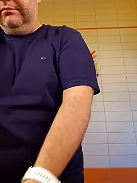 Snapshot of Andrew1900529 chatting on 11.07.25 Andrew1900529 online show from 11.07.25