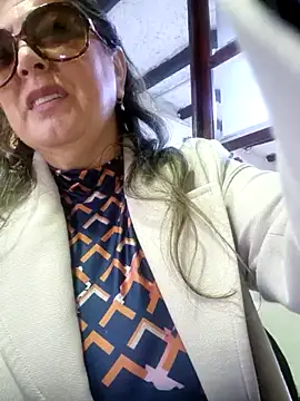 Snapshot of emma_tour chatting on 12.11.24 emma tour online show from 12.11.24