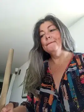 Snapshot of emma_tour chatting on 12.14.24 emma tour online show from 12.14.24