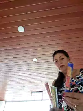 Snapshot of emma_tour chatting on 12.21.24 emma tour online show from 12.21.24