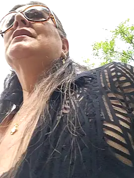 Snapshot of emma_tour chatting on 12.26.24 emma tour online show from 12.26.24